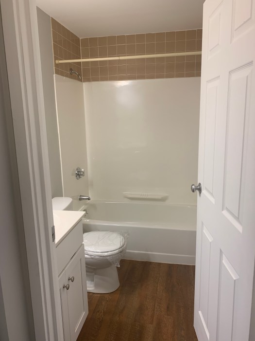 Three Bedroom Riverboat Village Apartments