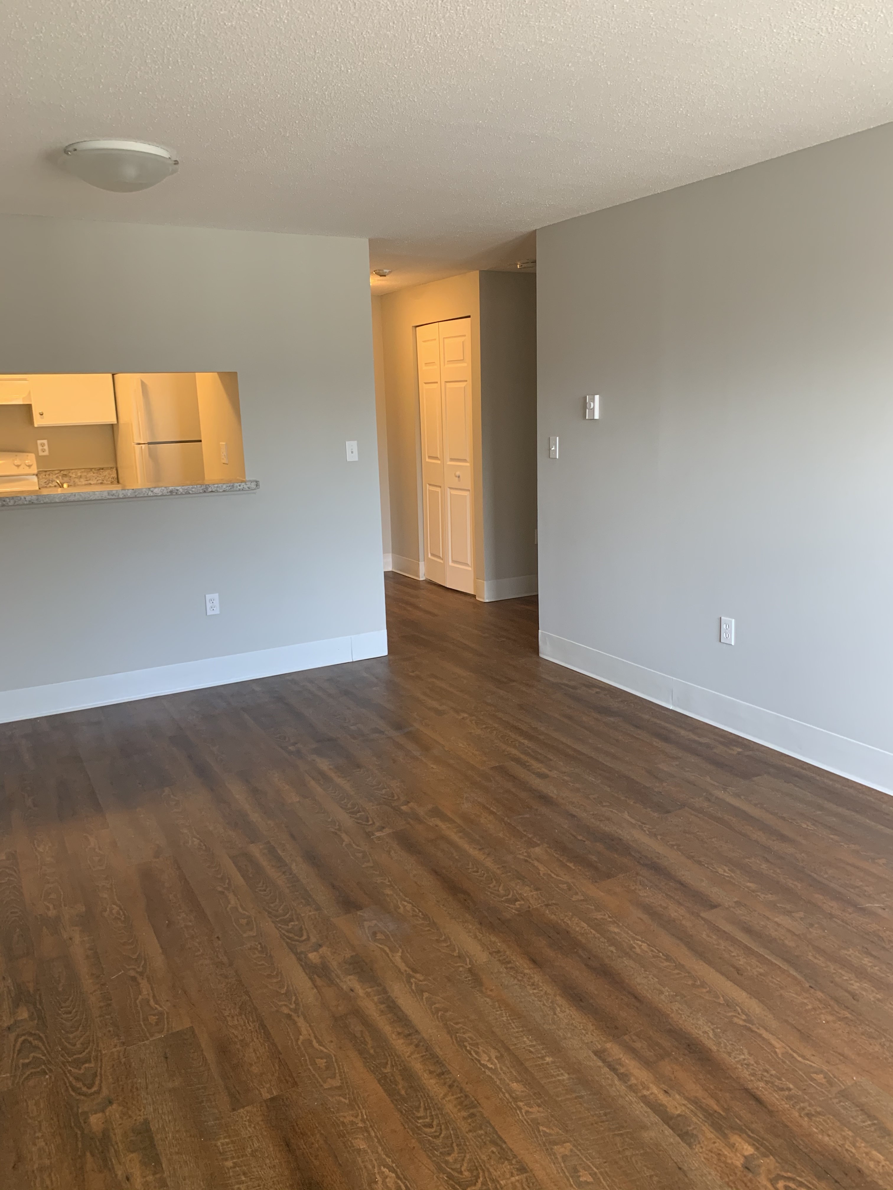 One Bedroom Riverboat Village Apartments