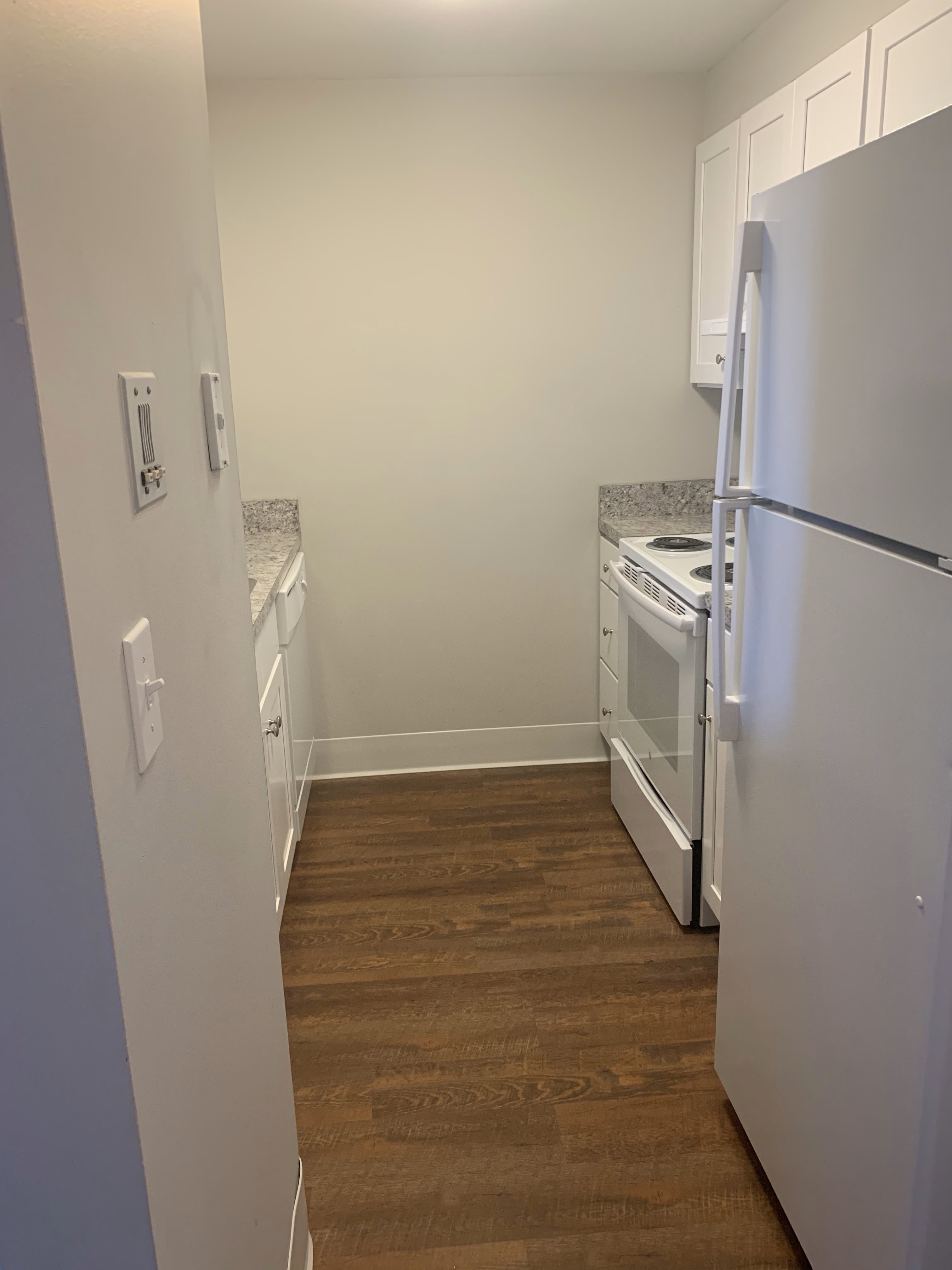 One Bedroom Riverboat Village Apartments